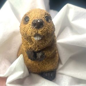 Vintage United Design Beaver sculpture figurine